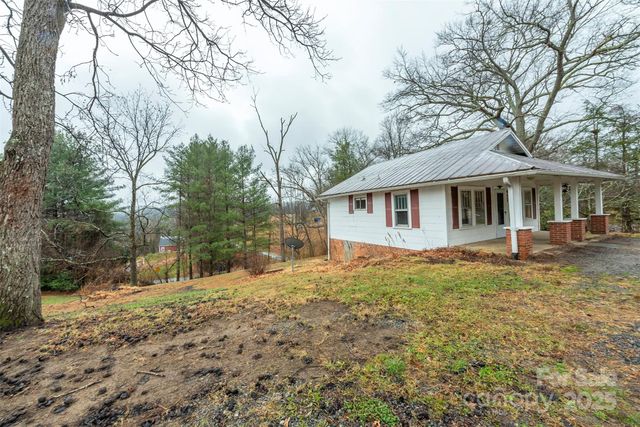 657 Old Fort Road, Fairview, NC 28730