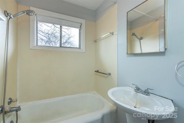 657 Old Fort Road, Fairview, NC 28730