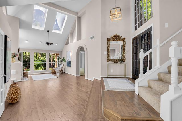 22 Cedar Chase Place, The Woodlands, TX 77381