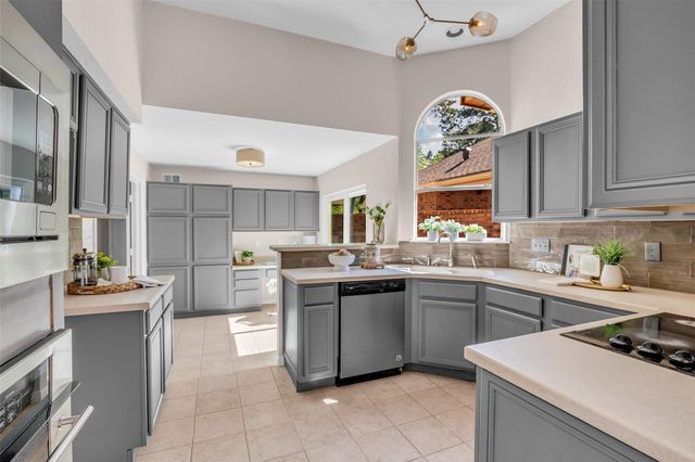 22 Cedar Chase Place, The Woodlands, TX 77381