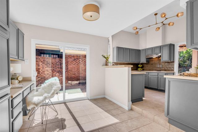 22 Cedar Chase Place, The Woodlands, TX 77381