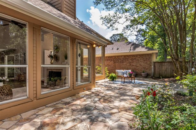 22 Cedar Chase Place, The Woodlands, TX 77381