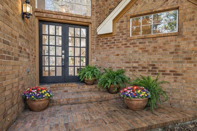 22 Cedar Chase Place, The Woodlands, TX 77381