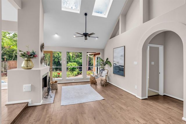 22 Cedar Chase Place, The Woodlands, TX 77381