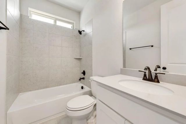 1323 Sundance Lane, Justin, TX 76247