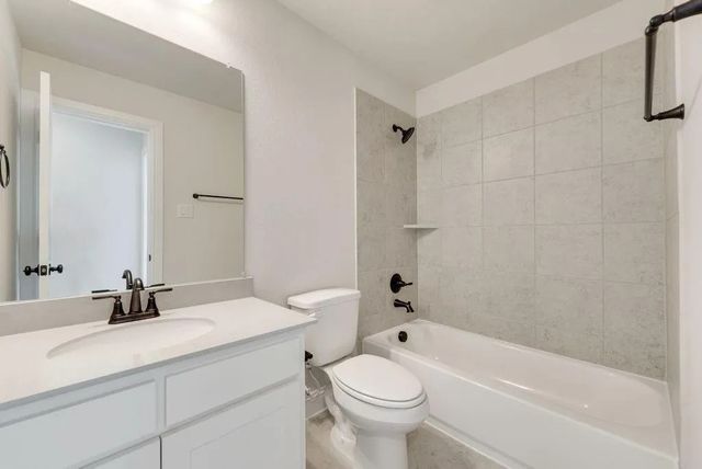 1323 Sundance Lane, Justin, TX 76247