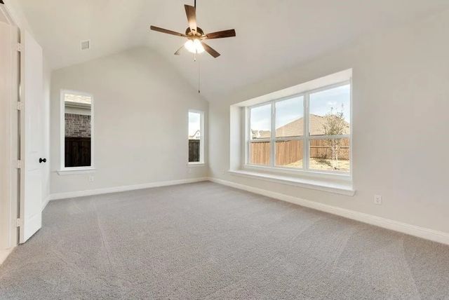 1323 Sundance Lane, Justin, TX 76247