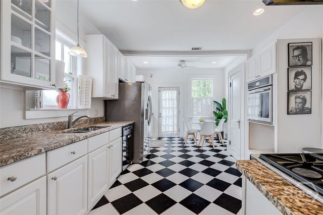 226 E 53rd Street, Savannah, GA 31405