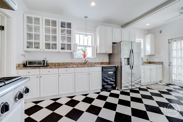226 E 53rd Street, Savannah, GA 31405