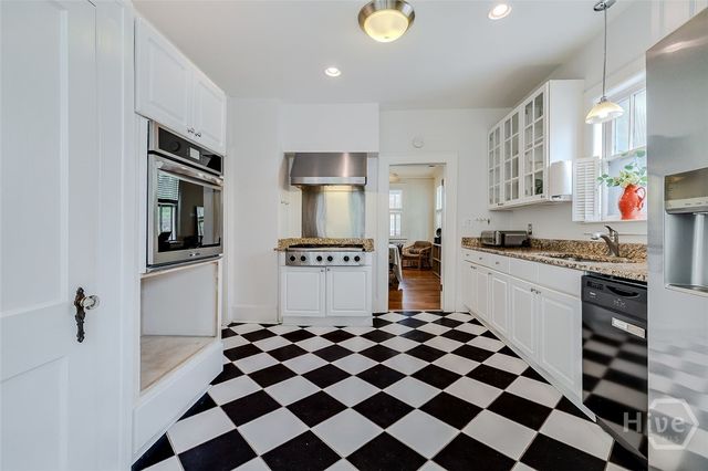 226 E 53rd Street, Savannah, GA 31405