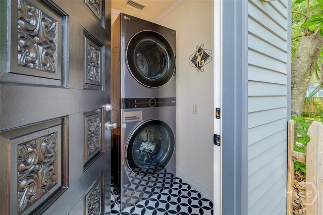 226 E 53rd Street, Savannah, GA 31405