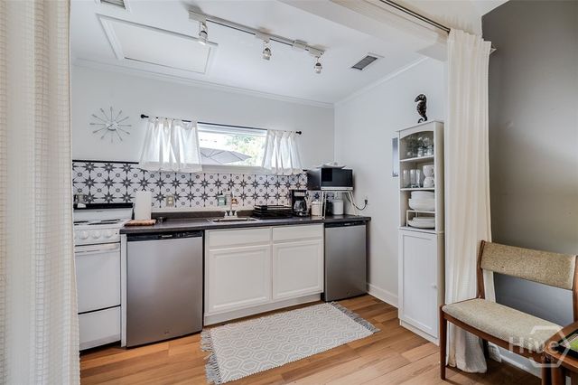 226 E 53rd Street, Savannah, GA 31405