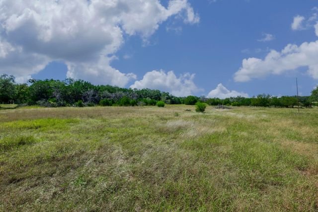 807 County Road 420, Spicewood, TX 78669