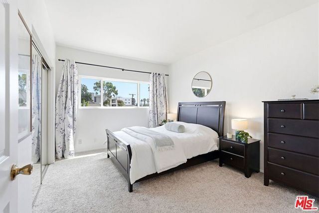 11918 Avon Way 6, Los Angeles, CA 90066