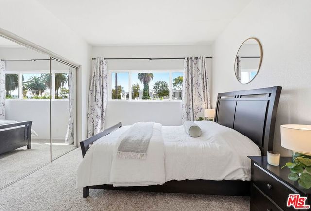 11918 Avon Way 6, Los Angeles, CA 90066