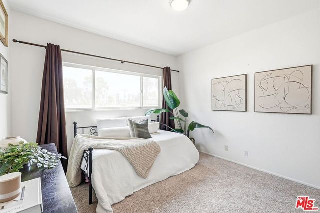 11918 Avon Way 6, Los Angeles, CA 90066