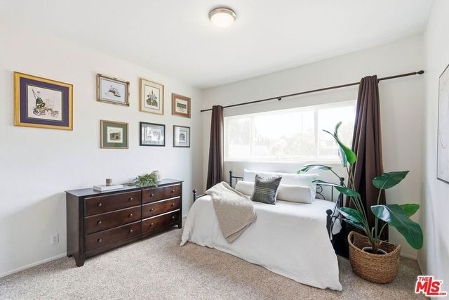 11918 Avon Way 6, Los Angeles, CA 90066