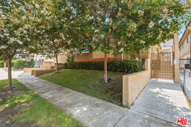 11918 Avon Way 6, Los Angeles, CA 90066