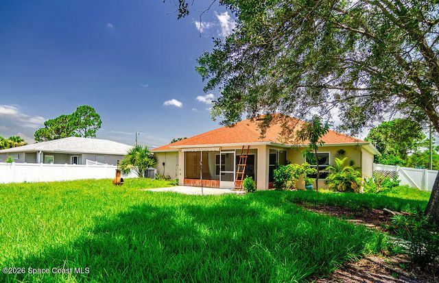 298 Silver Frost Street SE, Palm Bay, FL 32909