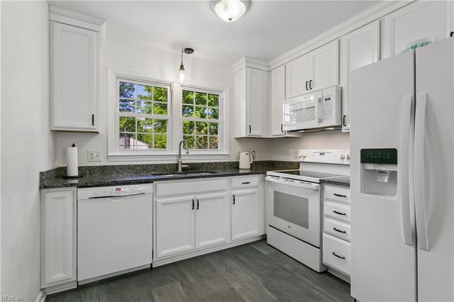 207 Telford DR, Newport News, VA 23602