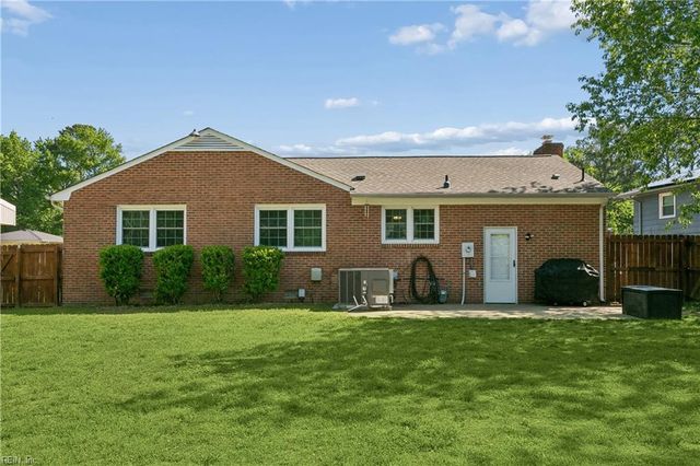 207 Telford DR, Newport News, VA 23602