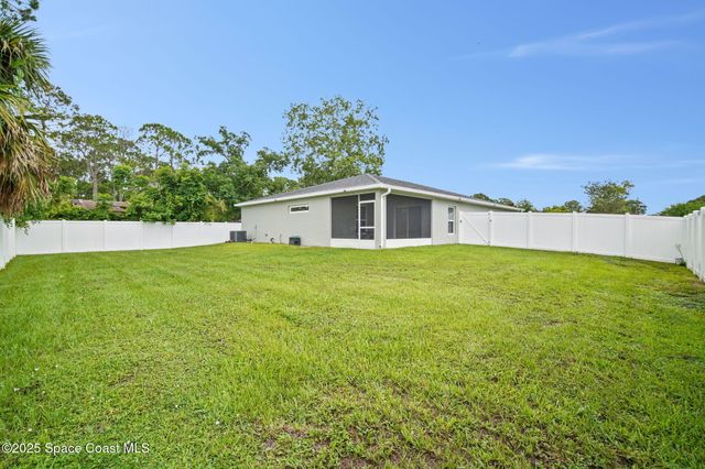 817 Carnival Road SE, Palm Bay, FL 32909