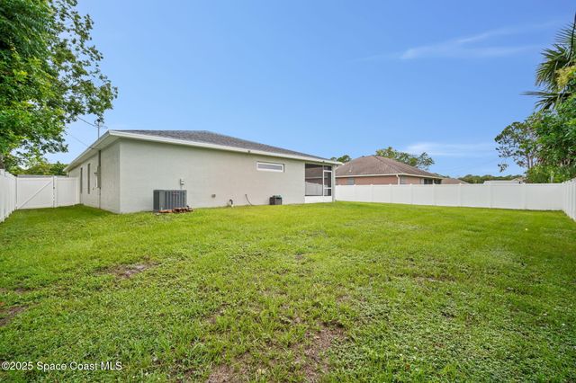 817 Carnival Road SE, Palm Bay, FL 32909