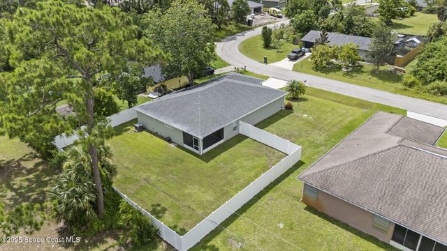 817 Carnival Road SE, Palm Bay, FL 32909