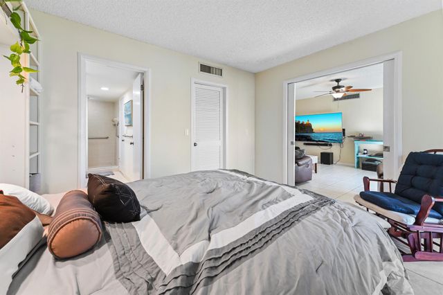 3392 NE Causeway Boulevard 103, Jensen Beach, FL 34957