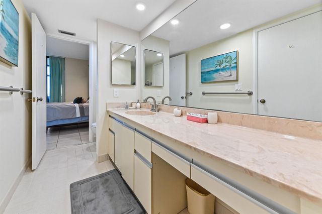 3392 NE Causeway Boulevard 103, Jensen Beach, FL 34957