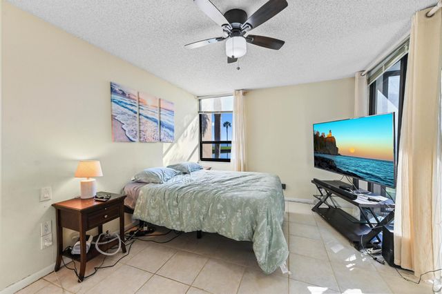 3392 NE Causeway Boulevard 103, Jensen Beach, FL 34957