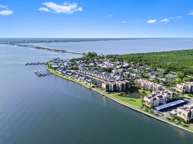 3392 NE Causeway Boulevard 103, Jensen Beach, FL 34957