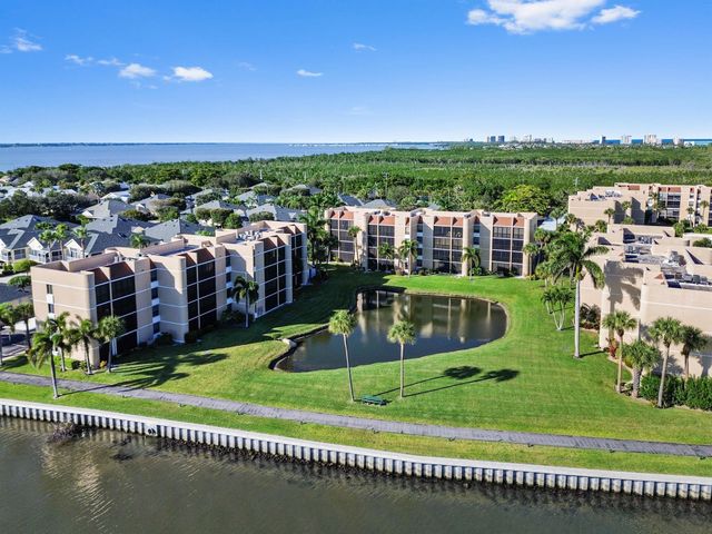 3392 NE Causeway Boulevard 103, Jensen Beach, FL 34957