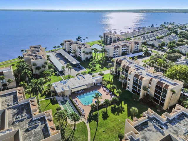 3392 NE Causeway Boulevard 103, Jensen Beach, FL 34957