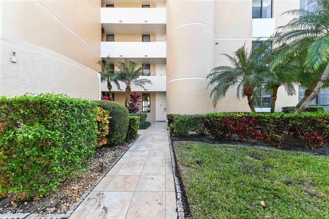 3392 NE Causeway Boulevard 103, Jensen Beach, FL 34957