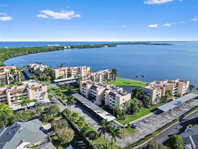 3392 NE Causeway Boulevard 103, Jensen Beach, FL 34957