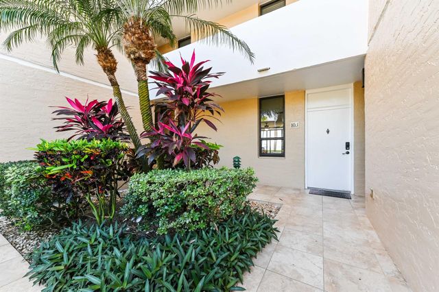 3392 NE Causeway Boulevard 103, Jensen Beach, FL 34957