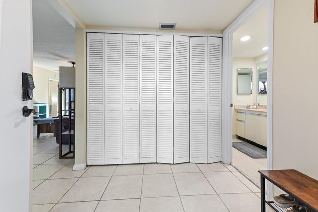 3392 NE Causeway Boulevard 103, Jensen Beach, FL 34957