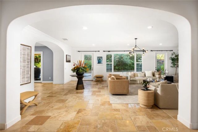 510 E Viewcrest, Azusa, CA 91702