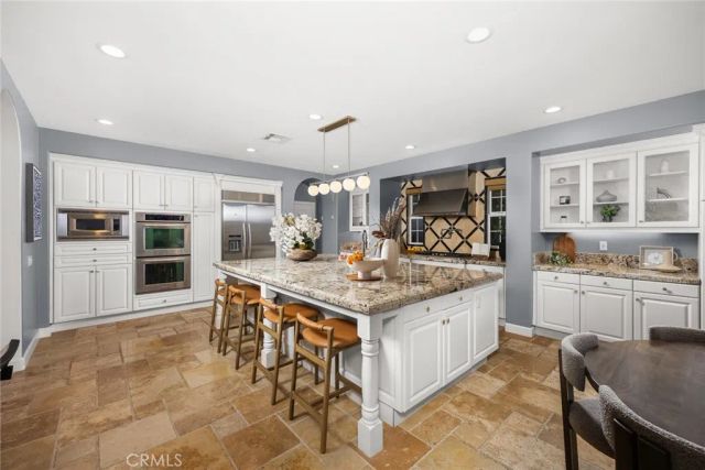 510 E Viewcrest, Azusa, CA 91702