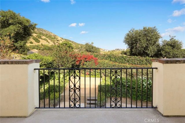 510 E Viewcrest, Azusa, CA 91702