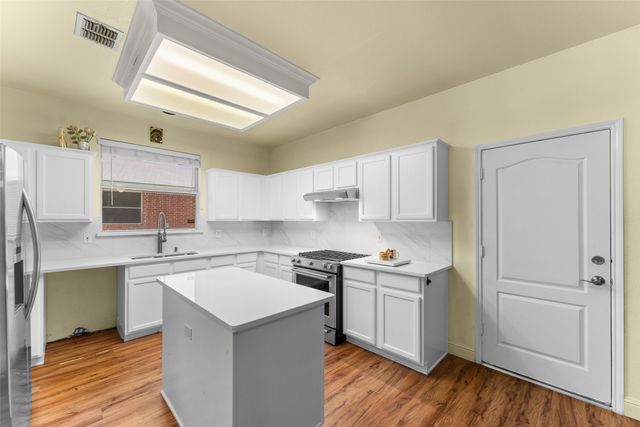 217 Buffalo Creek Drive, Desoto, TX 75115