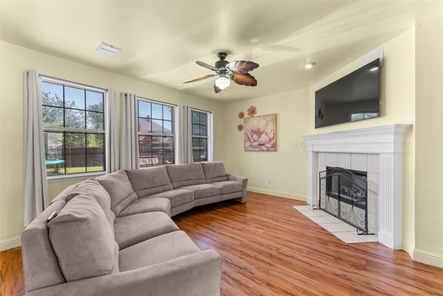 217 Buffalo Creek Drive, Desoto, TX 75115