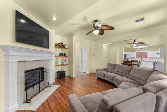 217 Buffalo Creek Drive, Desoto, TX 75115