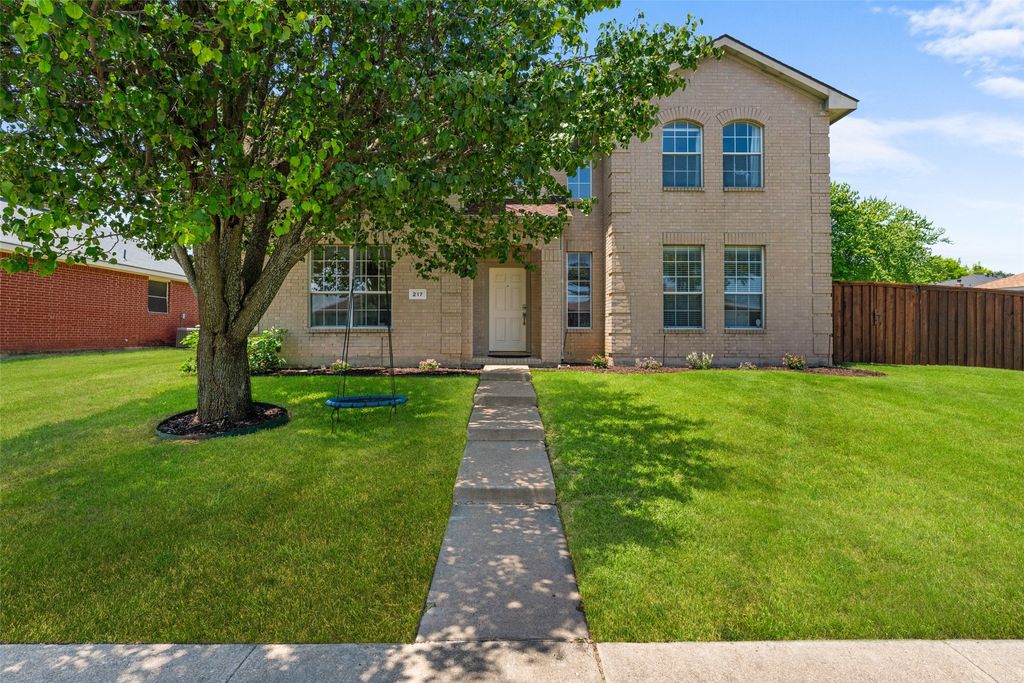 217 Buffalo Creek Drive, Desoto, TX 75115