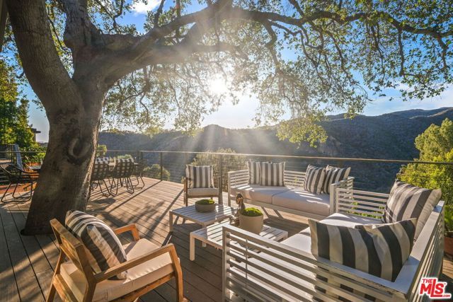 1515 Umeo Road, Pacific Palisades (los Angeles), CA 90272