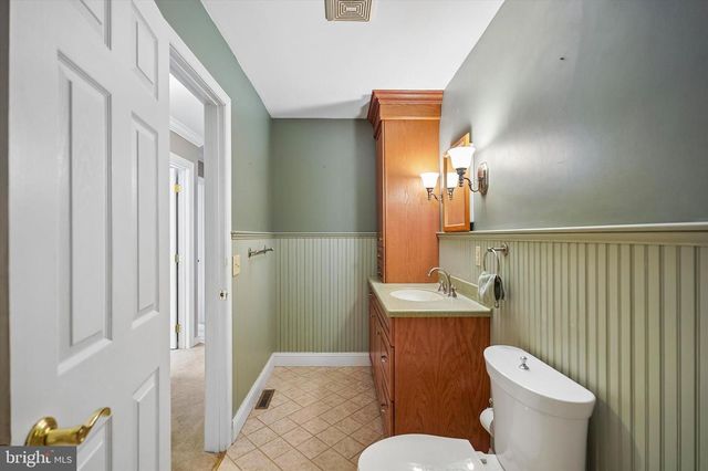 52 CASTLEWOOD DR, Chalfont, PA 18914