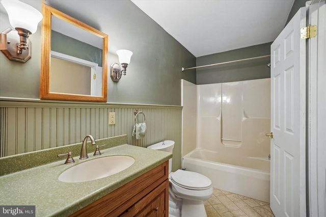 52 CASTLEWOOD DR, Chalfont, PA 18914