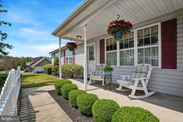 52 CASTLEWOOD DR, Chalfont, PA 18914