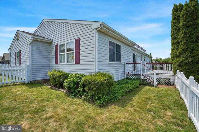 52 CASTLEWOOD DR, Chalfont, PA 18914